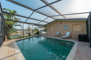 Peace River Retreat Waterfront w Heated Pool